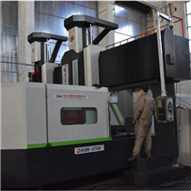 大型數(shu)控龍門(men)銑床